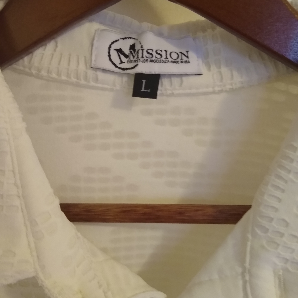 MISSION BUTTON DOWN - Picture 4 of 4